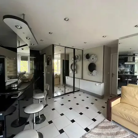 Arc Paris Apartment
